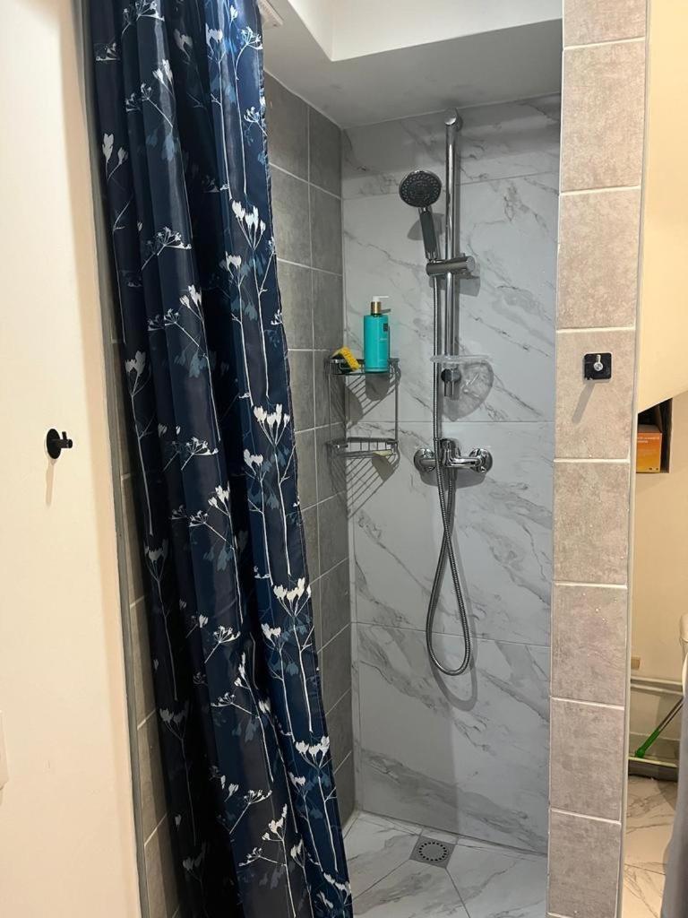 Apartamento Charmant Studio Dans Maison Sarcelles Exterior foto